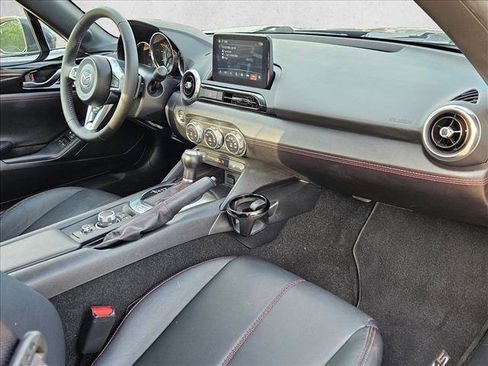 Used 2018 MAZDA MX-5 Miata RF Grand Touring RWD image 18