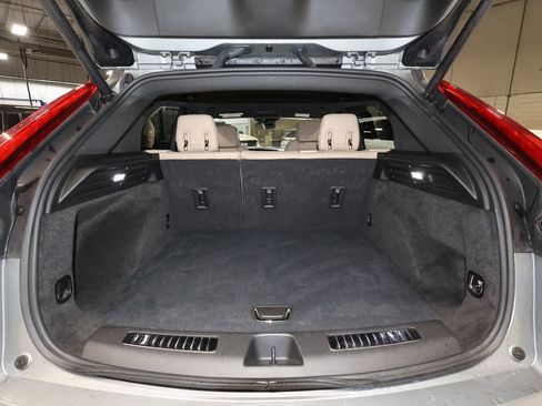 Certified 2025 Cadillac XT4 Premium Luxury image 24