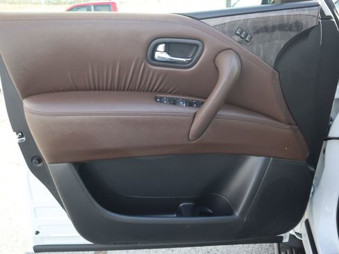 Used 2024 Nissan Armada Platinum w/ Captain's Chairs Package image 18