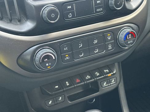 Used 2022 Chevrolet Colorado Z71 image 18