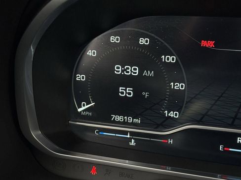 Used 2023 GMC Yukon SLT image 16