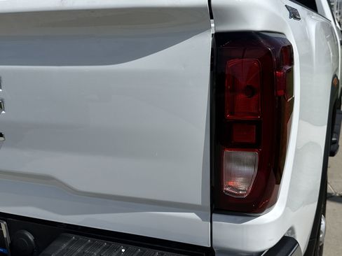 Used 2024 GMC Sierra 2500 Pro w/ 1SA Pro Safety Plus Package AWD/4WD image 10