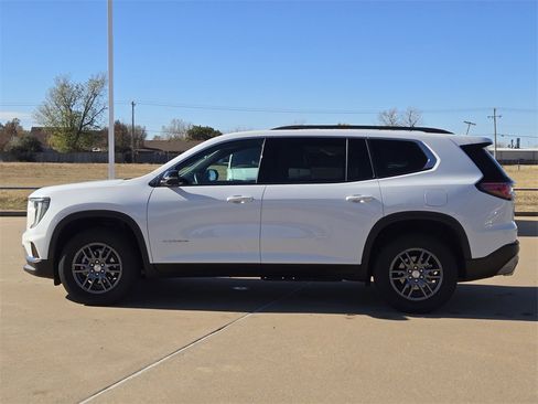 Used 2025 GMC Acadia Elevation image 4