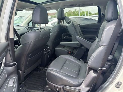 Used 2023 Subaru Ascent Limited w/ Technology Package image 8