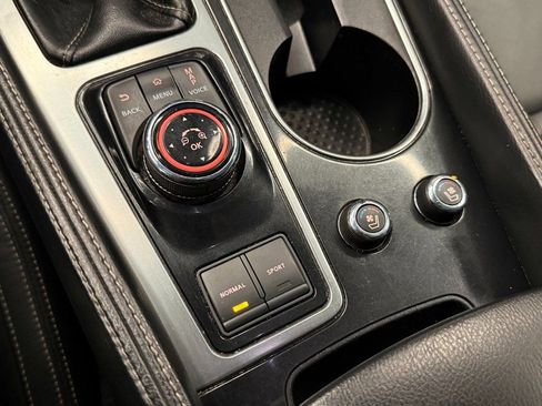 Used 2016 Nissan Maxima Platinum w/ Interior Lighting Package image 17