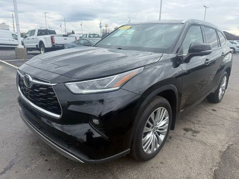 Used 2025 Toyota Highlander Platinum AWD/4WD image 7