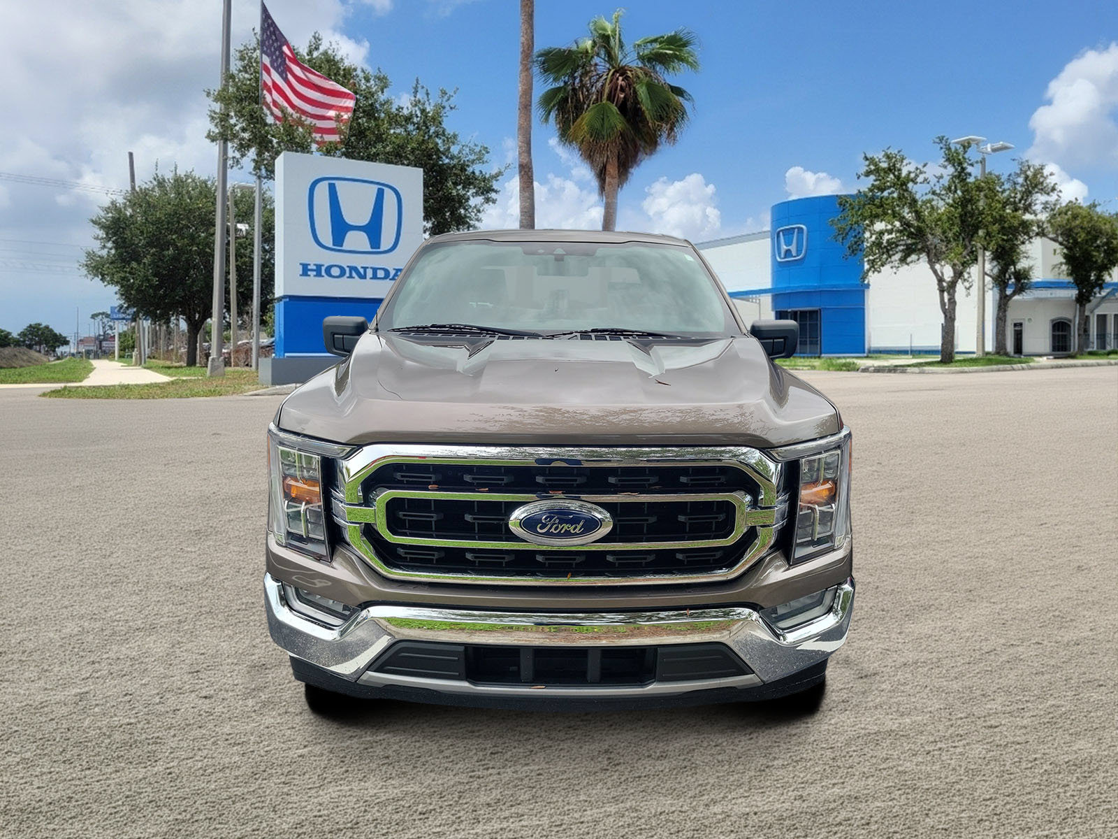 Used 2021 Ford F150 XLT w/ Equipment Group 302A High RWD image 2