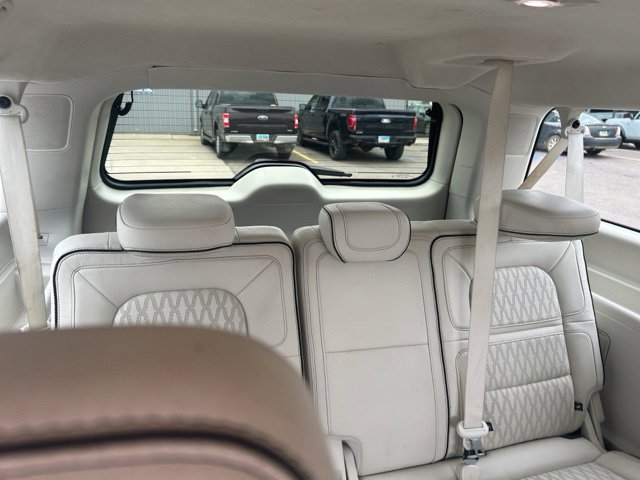 Used 2018 Lincoln Navigator L Black Label AWD/4WD image 16