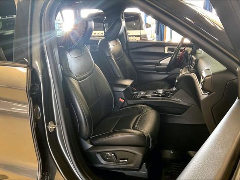 Used 2020 Ford Explorer ST w/ ST Street Pack image 8