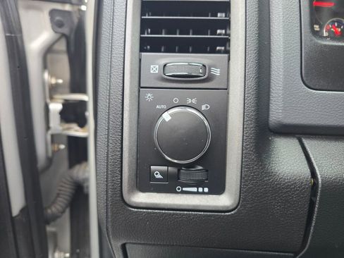 Used 2017 RAM 3500 Tradesman w/ Chrome Appearance Group image 21