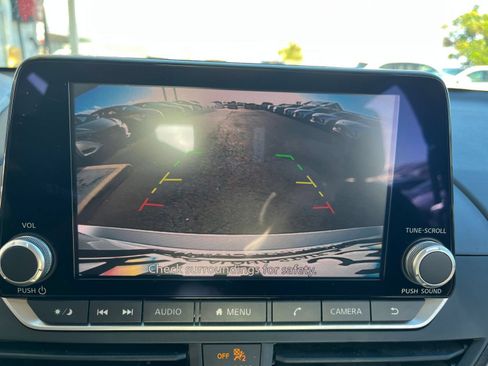 Used 2023 Nissan Altima 2.5 SV FWD image 23