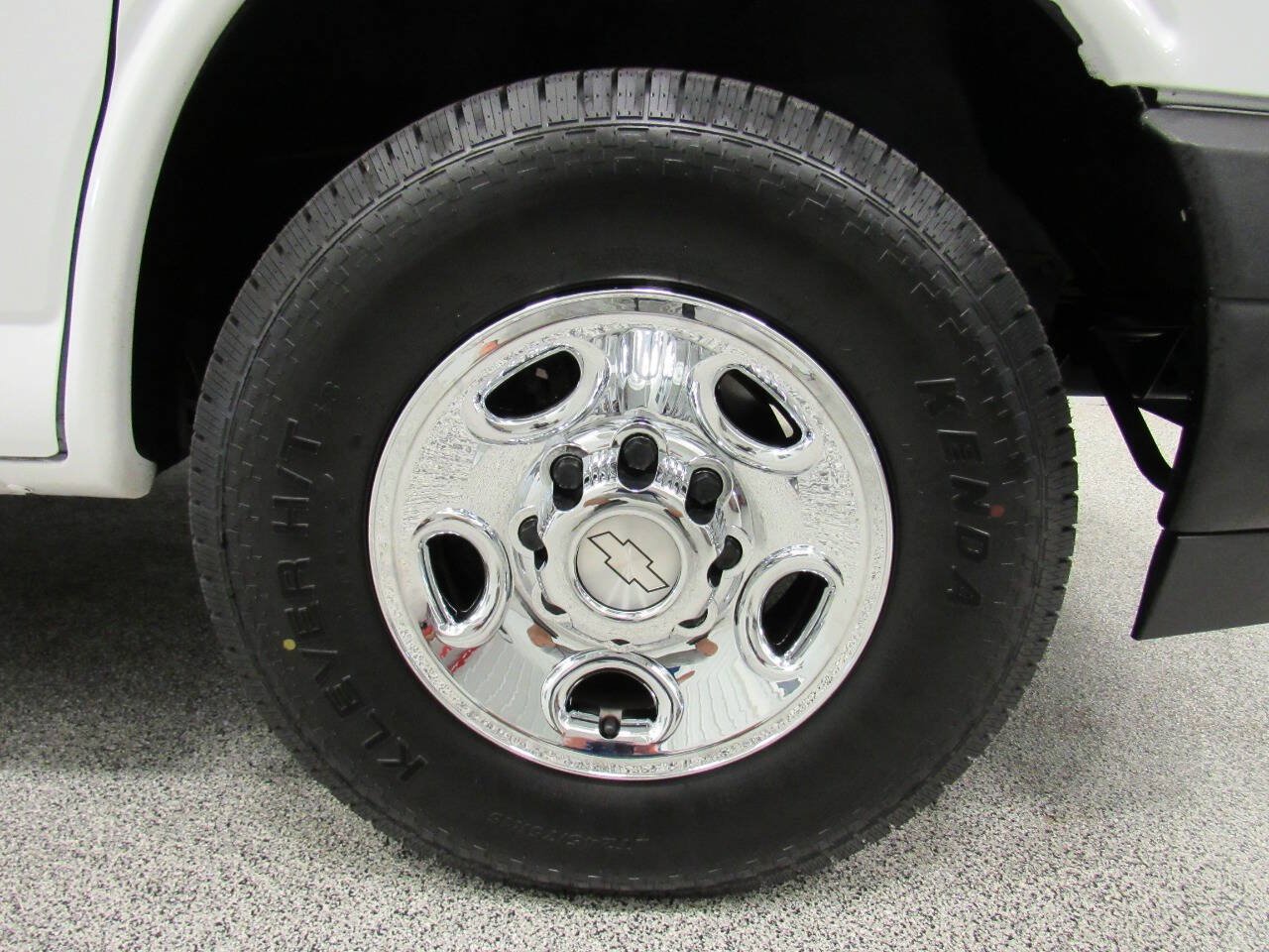 Used 2020 Chevrolet Express 2500 w/ Driver Convenience Package RWD image 13