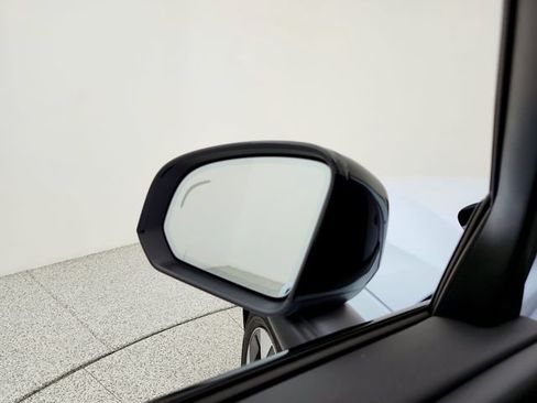 New 2026 Volvo XC40 B5 Plus w/ Protection Package Premier AWD/4WD image 19