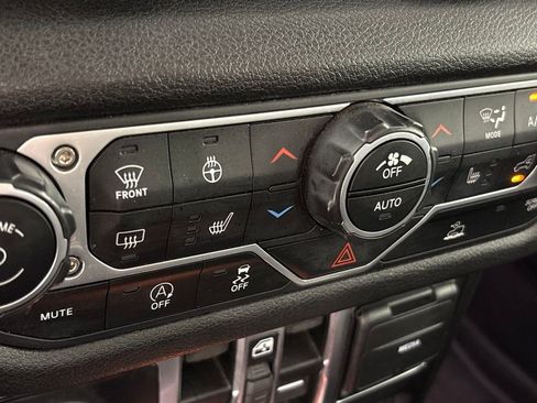 Used 2025 Jeep Wrangler Unlimited Sport AWD/4WD image 42