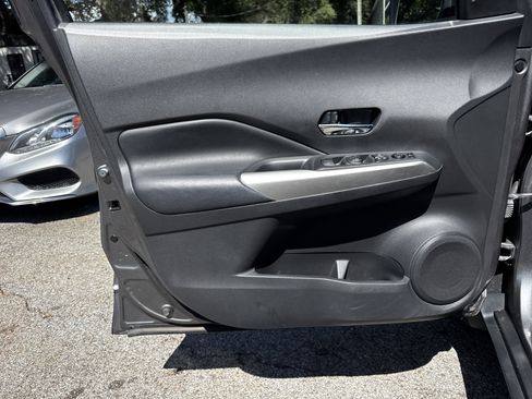 Used 2020 Nissan Kicks SR w/ SR Premium Package FWD image 30