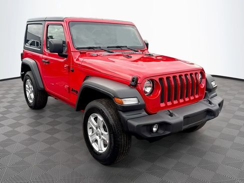 Used 2022 Jeep Wrangler Sport AWD/4WD image 4