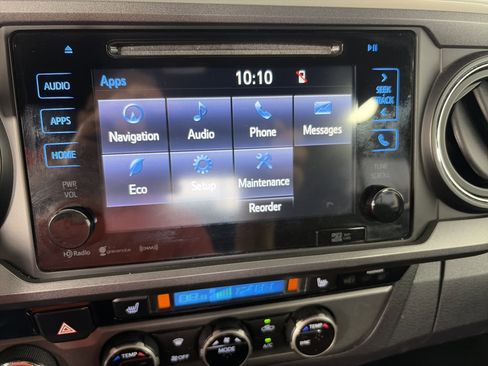 Used 2017 Toyota Tacoma TRD Sport AWD/4WD image 15