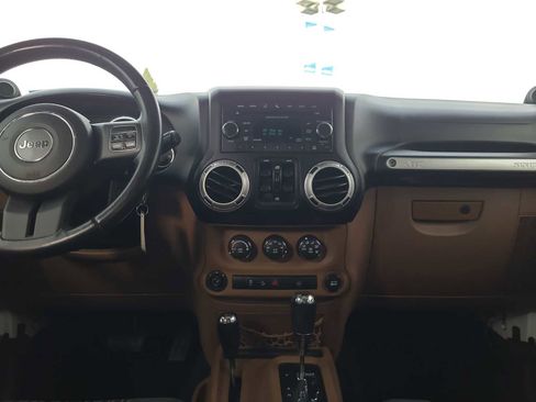 Used 2012 Jeep Wrangler Unlimited Sahara w/ Connectivity Group image 18