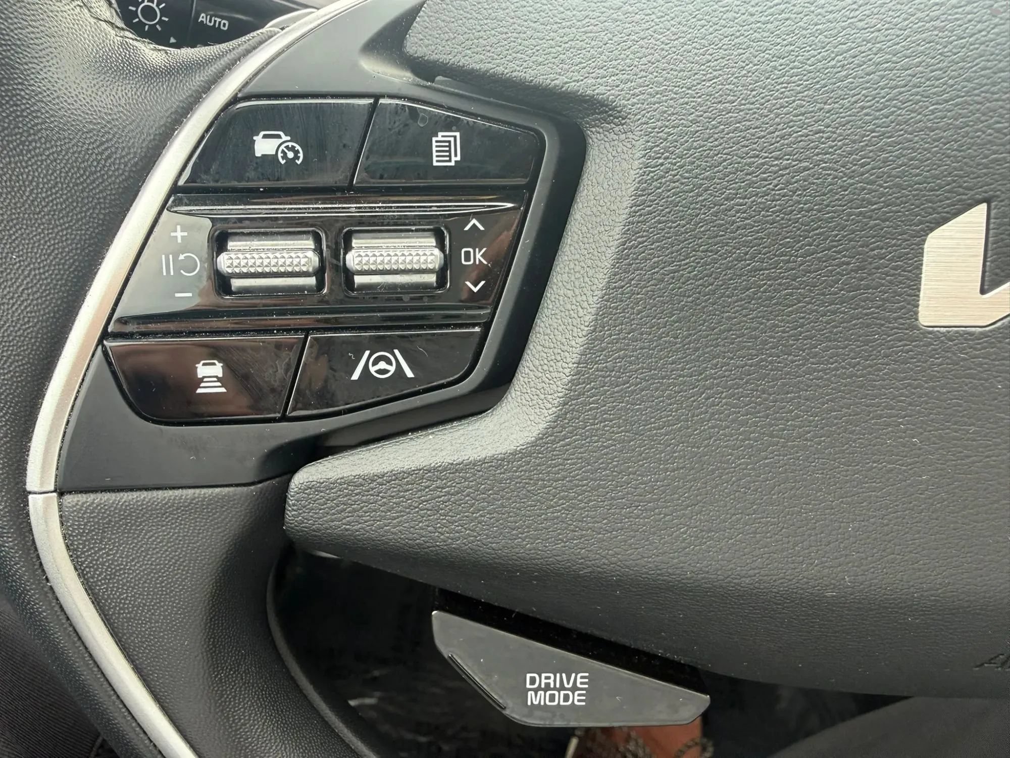 Used 2023 Kia EV6 Wind w/ Wind Technology Package AWD/4WD image 11