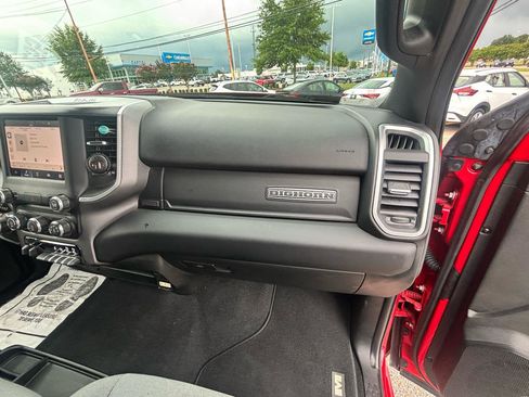 Used 2024 RAM 2500 Big Horn AWD/4WD image 30