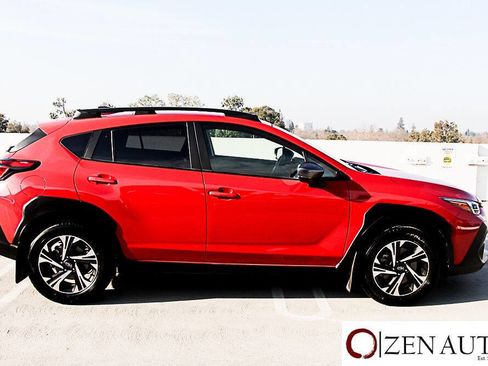 Used 2024 Subaru Crosstrek 2.0i Premium image 5