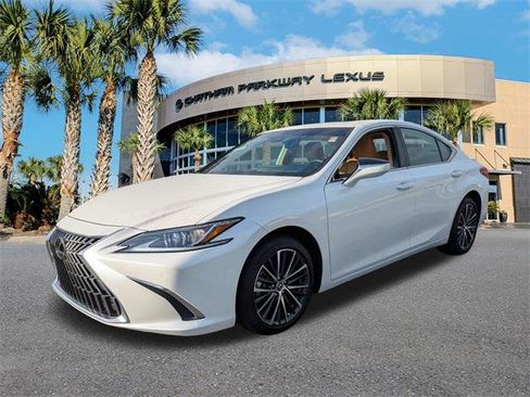 Certified 2025 Lexus ES 300h w/ Premium Package image 8