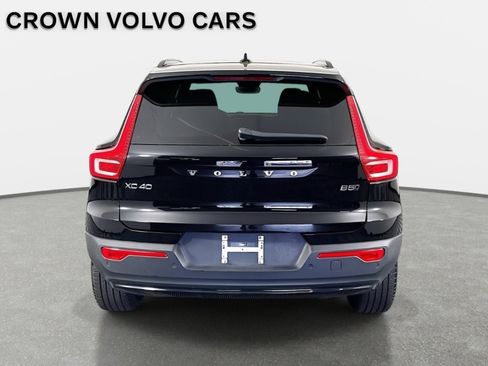 Used 2023 Volvo XC40 B5 Plus w/ Climate Package image 7