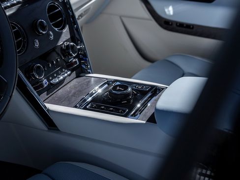 Used 2025 Rolls-Royce Cullinan image 41