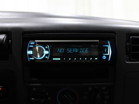 Used 2001 Ford F250 Lariat image 14