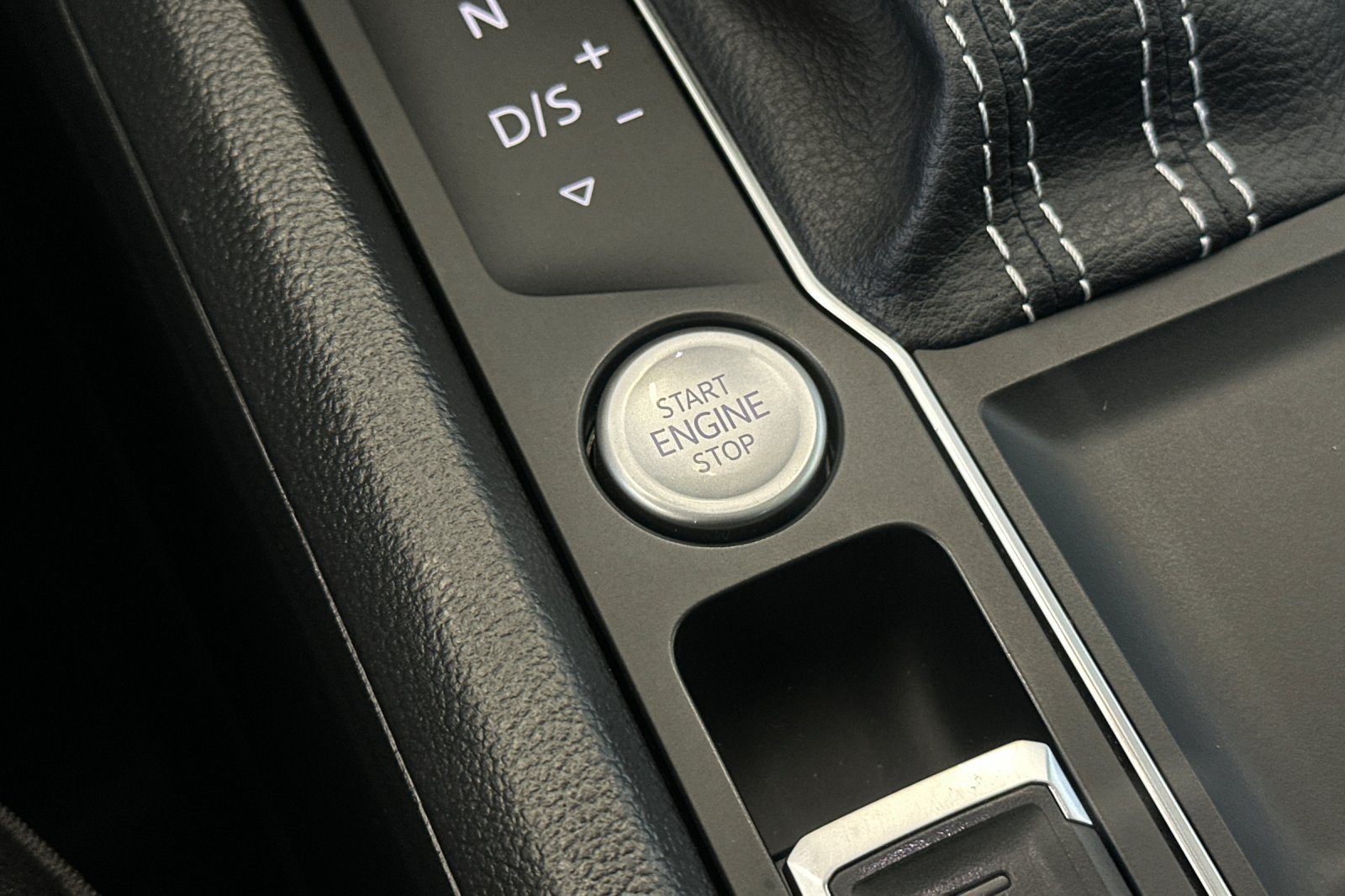 Used 2022 Volkswagen Atlas SE FWD image 23