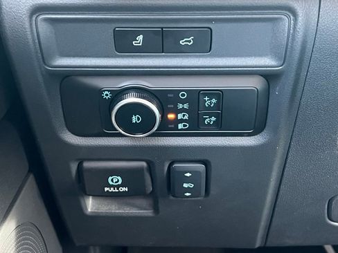 Used 2024 Ford Expedition Limited image 33