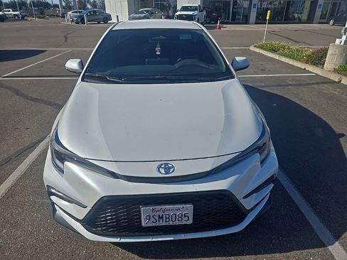 Used 2025 Toyota Corolla SE FWD image 6