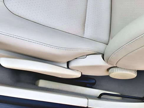 Used 2007 Volkswagen Beetle 2.5 Convertible 2D image 10