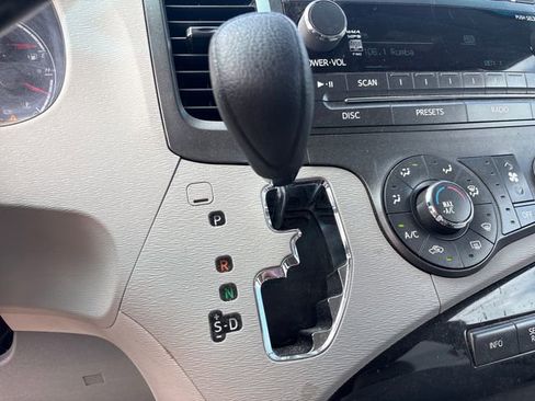 Used 2012 Toyota Sienna LE FWD image 24