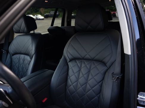 Used 2023 BMW X7 xDrive40i w/ Climate Comfort Package AWD/4WD image 2