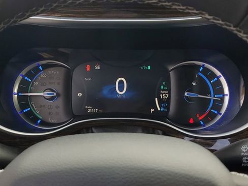 Used 2023 Chrysler Pacifica Limited image 27