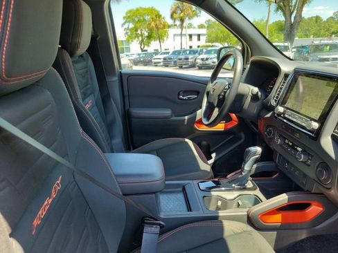 Used 2024 Nissan Frontier PRO-4X w/ Technology Package image 34