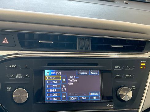 Used 2013 Toyota Avalon XLE Touring image 16