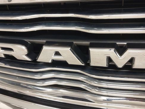 Used 2022 RAM 1500 Laramie AWD/4WD image 31