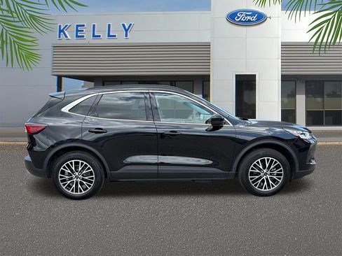 Used 2025 Ford Escape SE FWD image 6