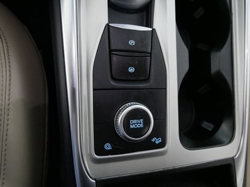 Used 2023 Ford Explorer XLT w/ Equipment Group 202A image 30