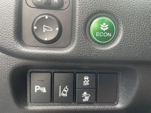 Used 2018 Honda Pilot Touring image 19