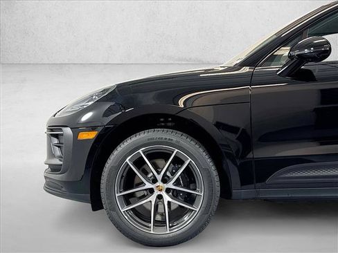 Certified 2026 Porsche Macan AWD/4WD image 26