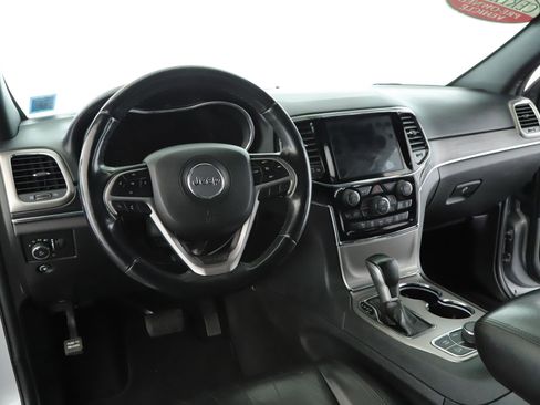 Certified 2021 Jeep Grand Cherokee Limited AWD/4WD image 2