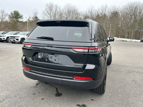 Used 2024 Jeep Grand Cherokee Limited w/ Luxury Tech Group II image 5