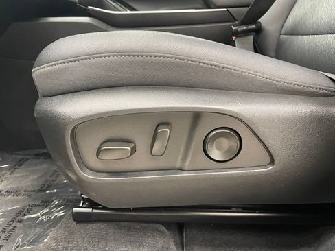 Certified 2025 Chevrolet Equinox LT w/ Convenience Package II AWD/4WD image 11