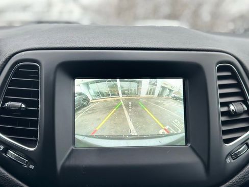 Used 2020 Jeep Compass Latitude image 16