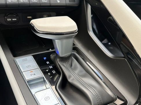 Certified 2024 Hyundai Elantra Limited FWD image 22