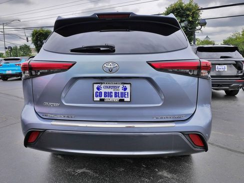 Used 2021 Toyota Highlander Limited AWD/4WD image 6
