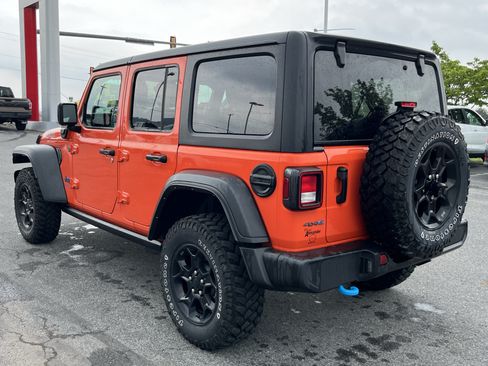 Used 2023 Jeep Wrangler Unlimited w/ 8.4" Radio Group AWD/4WD image 10